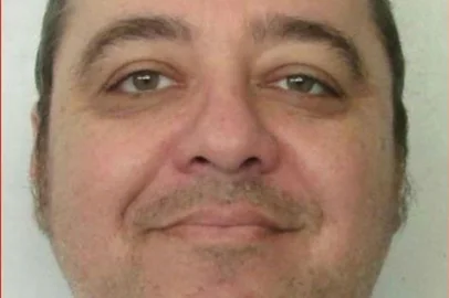 (FILES) This handout photo courtesy of the Alabama Department of Corrections shows a mugshot of death row inmate Kenneth Smith, scheduled to be executed on November 17, 2022. Kenneth Eugene Smith, 58, a convicted murderer is scheduled to be executed in the US state of Alabama during a 30-hour window beginning January 25, 2024 using nitrogen gas, a novel method that the UN has likened to "torture." (Photo by Handout / Alabama Department of Corrections / AFP) / RESTRICTED TO EDITORIAL USE - MANDATORY CREDIT "AFP PHOTO /  Alabama Department of Corrections " - NO MARKETING - NO ADVERTISING CAMPAIGNS - DISTRIBUTED AS A SERVICE TO CLIENTS<!-- NICAID(15659774) -->