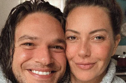 Emilio Dantas e Fabiula Nascimento estão juntos desde o final de 2016. Atualmente, a atriz está grávida de gêmeos.<!-- NICAID(14981607) -->