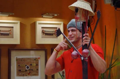 Kleber de Paula Pedra, o Kleber "Bambam", ficou conhecido após participar da primeira edição do reality show Big Brother Brasil, em 2002, quando se sagrou campeão com 68% dos votos e faturou R$ 500mil reais. <!-- NICAID(15687407) -->