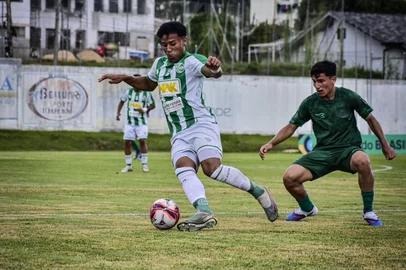 Juventude x Coritiba, pelas oitavas de final da Copa do Brasil sub-17, jogo de volta, em Flores da Cunha, no Homero Soldatelli.<!-- NICAID(16242839) -->