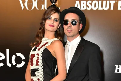 Baile da Vogue 2016 reúne famosos e fashionistas em São Paulo. Na foto: Isabeli Fontana e Di Ferrero<!-- NICAID(11977887) -->