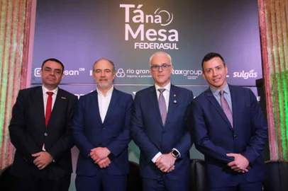 Da esquerda para a direita: Flores, Souza Costa, Saltz e Caron.