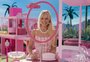 Greta Gerwig espera que haja "um monte de diferentes filmes" da Barbie