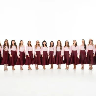 Embaixatrizes 15ª FenavindimaDa esquerda para direita: Maísa, Letícia, Glenda, Vitória, Ana, Kimberly, Caroline Francescatto, Vivian, Suelen, Manuela, Bruna, Caroline Foss Lovison, Laís, Paula, Daniela e Fernanda<!-- NICAID(15512678) -->