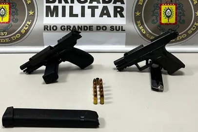 Dois homens morrem em confronto com a polícia em Guaporé.<!-- NICAID(16016392) -->