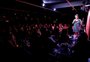 Com a cena do stand-up em alta, conheça os quatro clubes de comédia da Região Metropolitana
