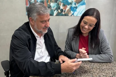 Paulo Pimenta (PT) e Juliana Brizola (PDT)<!-- NICAID(16113014) -->