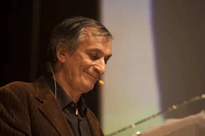 Antonio Cicero na abertura da Festa Literária Internacional de Paraty, no dia 4 de julho. O poeta e filósofo virá a Porto Alegre para palestra na edição 2012 do Festival de Inverno<!-- NICAID(8421076) -->