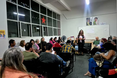 Reunião do diretório do PT de Caxias do Sul, que decidiu por apoiar Adiló Didomenico no segundo turno.<!-- NICAID(15890543) -->