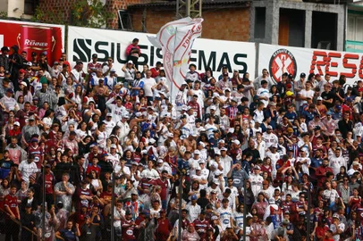 Torcida do Caxias no Estádio Centenário<!-- NICAID(15736472) -->