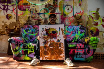 PORTO ALEGRE, RS, BRASIL, 02.07.2024: Como o artista Celo Pax está trabalhando após seu atelie ser atingido pela enchente de maio de 2024. Foto: Camila Hermes/Agencia RBS<!-- NICAID(15806239) -->