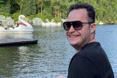 Rodrigo Lopes na série Qual a tua Praia<!-- NICAID(15952362) -->