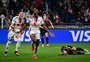 Lyon goleia Bayern e vai às semifinais da Champions feminina