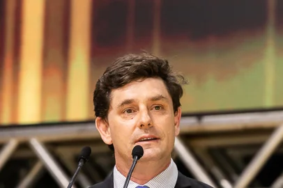 Daniela Luquini e Sara Santis / Divulgação Prefeito Marcelo Caumo, de Lajeado, durante a entrega do prêmio<!-- NICAID(15553986) -->