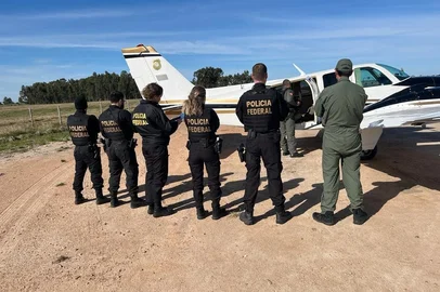 Uruguaio condenado por tráfico internacional de drogas é extraditado ao Brasil Foragido foi condenado por desembarcar no aeroporto de Porto Alegre com sete quilos de ecstasy