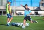 Com novo esquema, Vina pode ser "fixado" como centroavante no Grêmio
