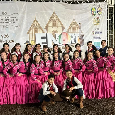 Entre os dias 24, 25 e 26 de julho, a 25ª Região Tradicionalista marcou presença no ENART Pré-Mirim, Mirim e Juvenil, realizado na cidade de Erechim/RS, levando ao palco e às modalidades individuais o talento, a dedicação e o compromisso de seus representantes com a preservação da cultura gaúcha.<!-- NICAID(16335199) -->