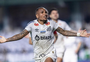 Santos vence Coritiba e confirma retorno à Série A do Brasileirão com duas rodadas de antecedência