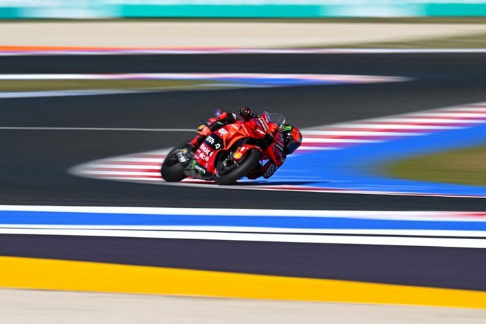 Francesco Bagnaia bate recorde da pista e larga na pole da Etapa de ...