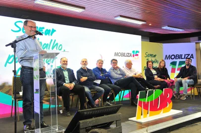 MDB convoca Sartori para concorrer a prefeito de Caxias<!-- NICAID(15583892) -->