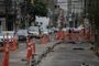 Porto Alegre, RS, Brasil, 06-12-2023: Obra de pavimentação na avenida Cristóvão Colombo. Trecho entre as ruas Dr Barros Cassal e Ramiro Barcelos. Faltam orientações para travessia segura de pedestres e ciclistas. Foto: Mateus Bruxel / Agência RBSIndexador: Mateus Bruxel<!-- NICAID(15617804) -->