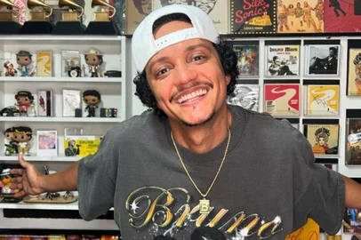 Johnny Matos Cover Bruno Mars<!-- NICAID(15880542) -->