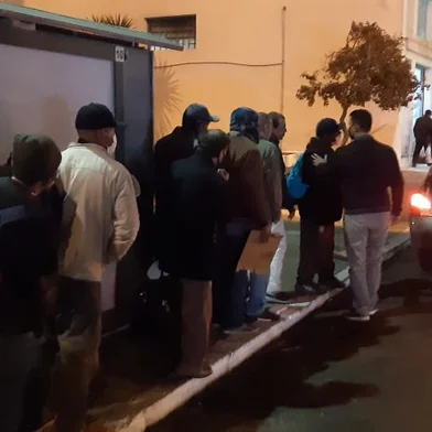 PORTO ALEGRE / RS:  Projeto Haja + Amor prepara lanches e distribui doações a moradores de rua de Porto Alegre