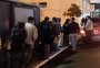 Grupo prepara lanches para moradores de rua de Porto Alegre