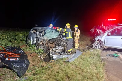 Três jovens argentinos morrem em acidente na RS-324, em Casca<!-- NICAID(16245249) -->