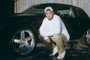 Devin Booker, astro da NBA, exibe um dos seus carros<!-- NICAID(15596108) -->