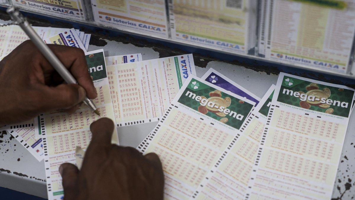 Quase R$ 44 bilh&otilde;es em pr&ecirc;mios: saiba curiosidades dos 30 anos da Mega-Sena