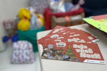 Passo Fundo ainda tem mais de 200 cartinhas para adoção na campanha Papai Noel dos Correios<!-- NICAID(15922079) -->