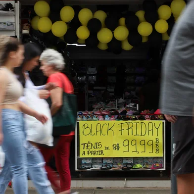 Como comerciantes e clientes estão se mobilizando na Black Friday 2024.<!-- NICAID(15925126) -->