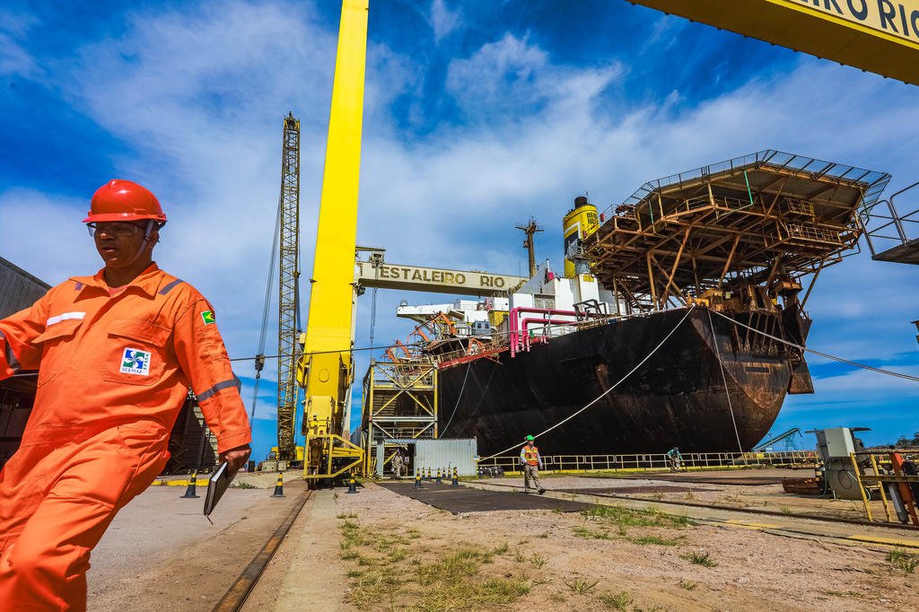 &ldquo;N&atilde;o vejo a hora de ver o centro da cidade laranja de novo&rdquo;, diz prefeita sobre retomada do Polo Naval em Rio Grande