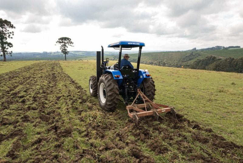 Primeiro trator agrícola acessível de fábrica do mundo é lançado no Brasil<!-- NICAID(15510171) -->