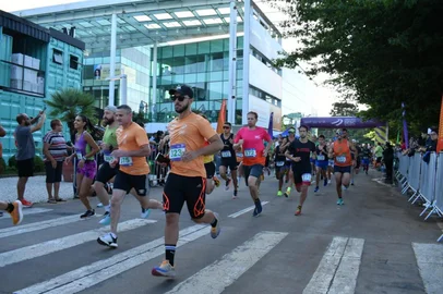 Mais de 750 atletas participaram da terceira etapa do Circuito Sesc de Corridas 2025. A corrida, realizada em Caxias do Sul, teve início às 7h com largada no Shopping Villagio, patrocinador da etapa. <!-- NICAID(15977944) -->