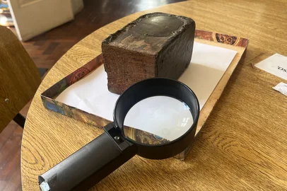 Rô Lopes / Acervo Paulo César Teixeira Da Redenção ao porto de Laguna, em SC: a história da ferrovia que nunca existiuMarco inaugural da estrada de ferro está guardado como relíquia no Espaço Cultural do Colégio Militar<!-- NICAID(16221039) -->