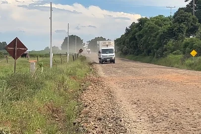 Projeto de asfaltamento da RS-442 em Machadinho avança após 30 anos de espera<!-- NICAID(16209472) -->