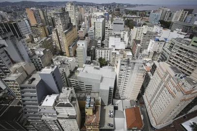 Porto Alegre, RS, Brasil, 19-10-2023: Obras no Centro de Porto Alegre. Situação da região central da capital. Foto: Mateus Bruxel / Agência RBSIndexador: Andre Avila<!-- NICAID(15576913) -->