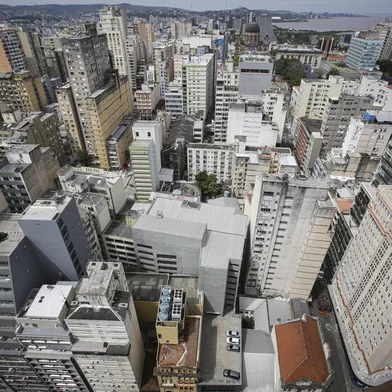 Porto Alegre, RS, Brasil, 19-10-2023: Obras no Centro de Porto Alegre. Situação da região central da capital. Foto: Mateus Bruxel / Agência RBSIndexador: Andre Avila<!-- NICAID(15576913) -->