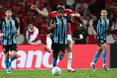 PORTO ALEGRE, RS, BRASIL, 11-04-2026: Clássico GreNal nº452 no estádio Beira-Rio. Inter e Grêmio se enfrentam pelo Campeonato Brasileiro Série A 2026. Foto: Jonathan Heckler/Agência RBS<!-- NICAID(16264073) -->