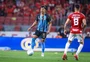 Saiba quem é o favorito para a vaga do suspenso Noriega no Grêmio