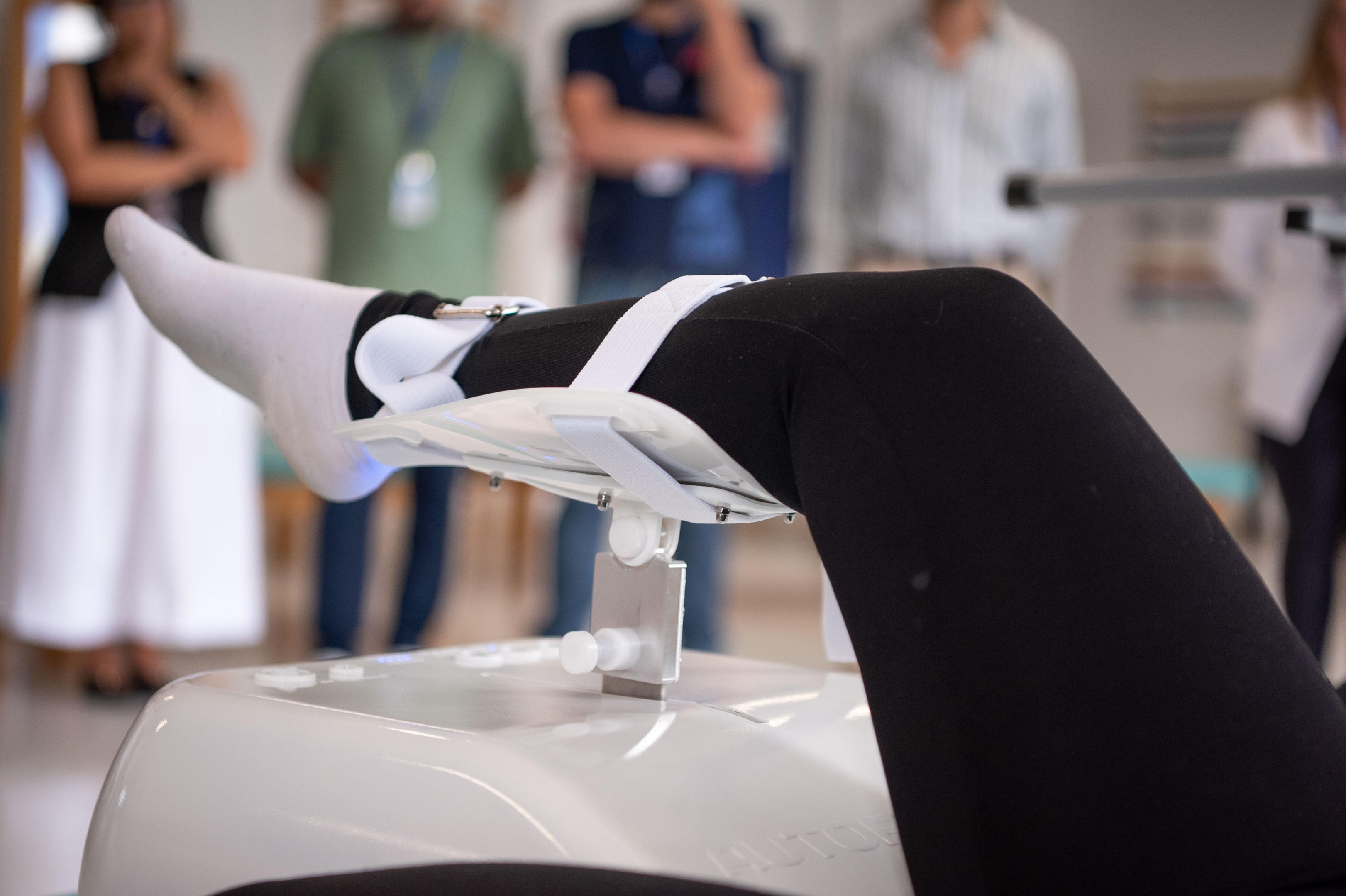 Universidade de Caxias do Sul lan&ccedil;a equipamento in&eacute;dito para recuperar movimentos das pernas de pacientes graves