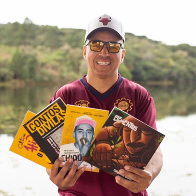 Chiquinho Divilas é patrono da Feira do Livro de Sapiranga<!-- NICAID(16328792) -->