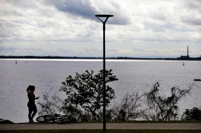 Sol em Porto Alegre<!-- NICAID(15477502) -->