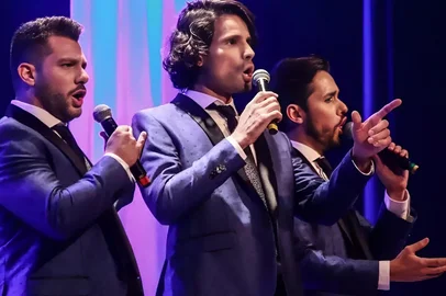 Concerto "Amazing Tenors in Concert Sings Bocelli" é atração neste domingo em Caxias do Sul, no UCS Teatro. O espetáculo reúne os tenores Henrique Moretsohon, Murilo Trajano e Paulo Paolilo.<!-- NICAID(15509563) -->