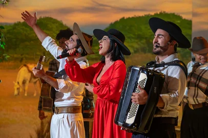 Bob Paulino / TV Globo/Divulgação Em Família com Eliana, Família Guedes<!-- NICAID(16242995) -->