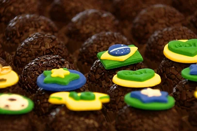 De brigadeiros temáticos a hambúrgueres inspirados em Seleções: Copa vira oportunidade de negócios na Serra<!-- NICAID(16305154) -->