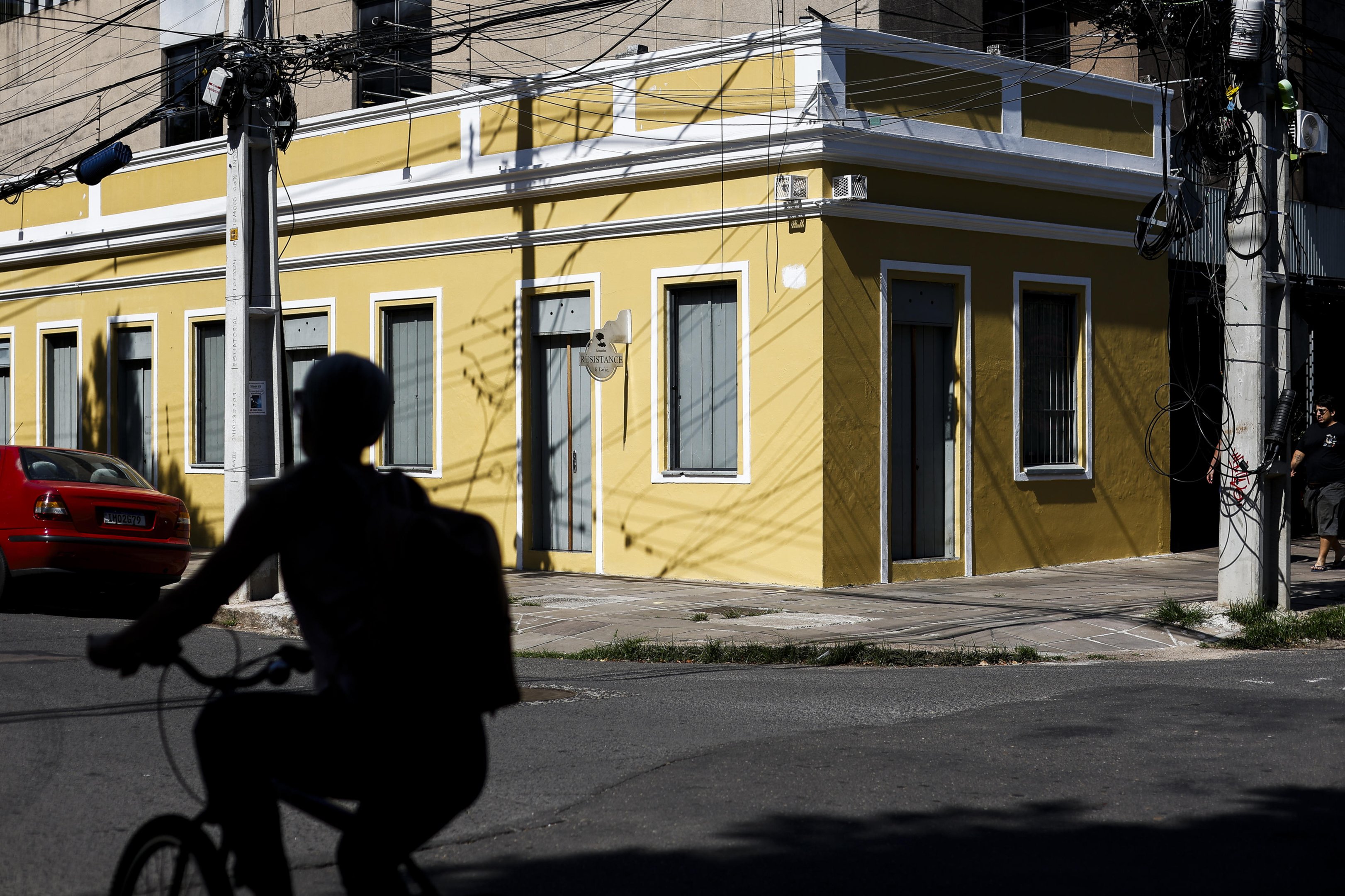 Preserva&ccedil;&atilde;o de fachada centen&aacute;ria chama aten&ccedil;&atilde;o e atrai comerciantes em galeria do bairro Menino Deus