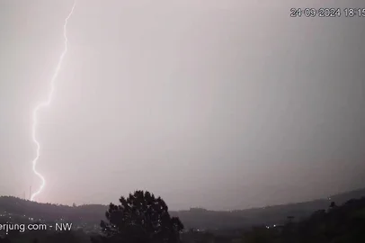 Observatório registra mais de 130 raios em 30 minutos durante temporal no RS. Foto: Observatório Heller & Jung/Divulgação<!-- NICAID(15875523) -->